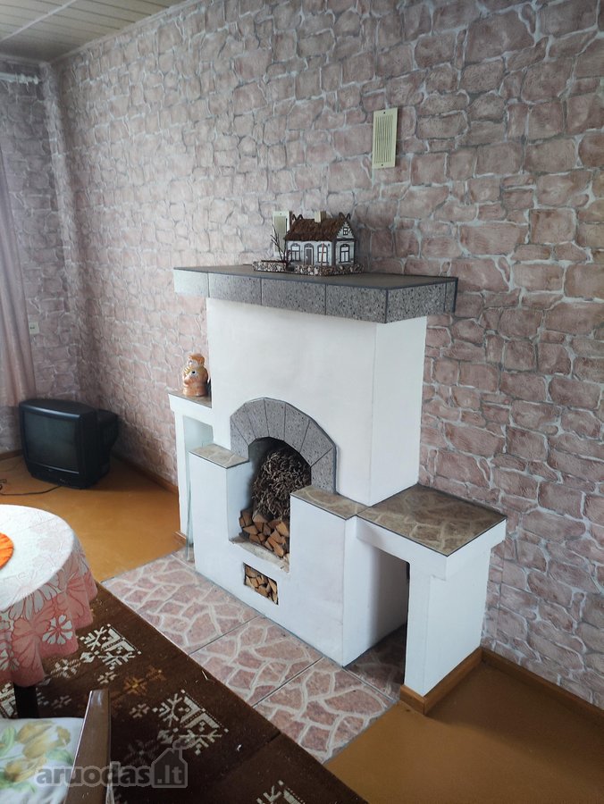 Parduodamas mūrinis 1 aukšto sodo namas su 6