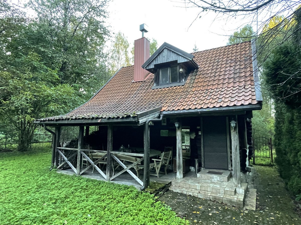Šernų miške parduodamas pirties pastatas su 9