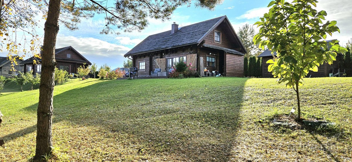 Sodyba ant ežero kranto, pušų apsuptyje,15min