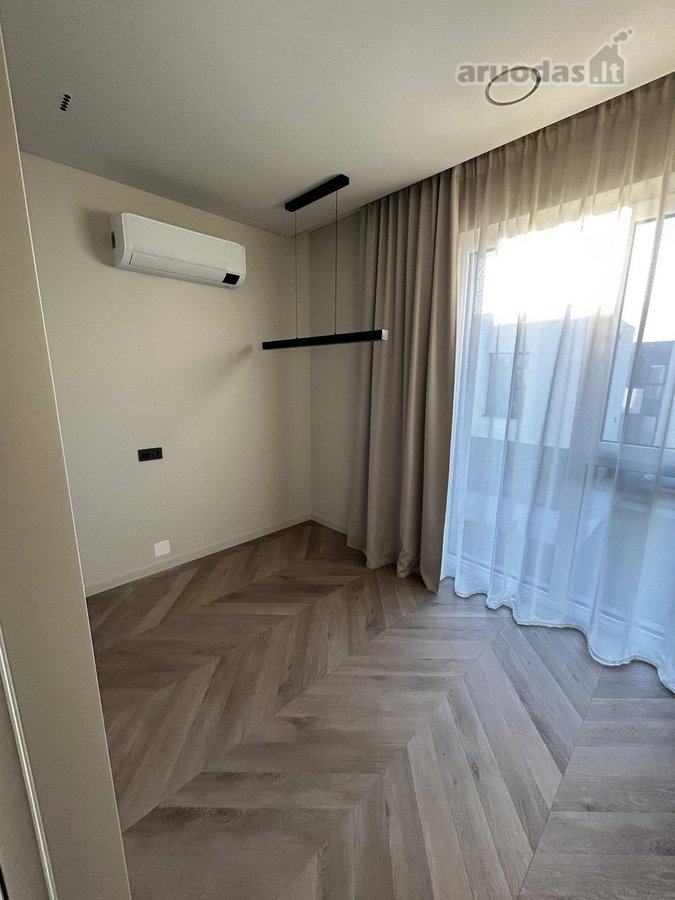 Išnuomojamas su dizainere įrengtas A++ klasės - nuotraukos Nr. 17