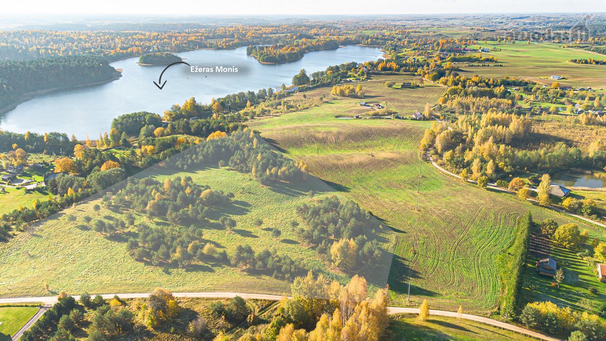 Šalia dvijejų nuostabių ežerų Monio ir