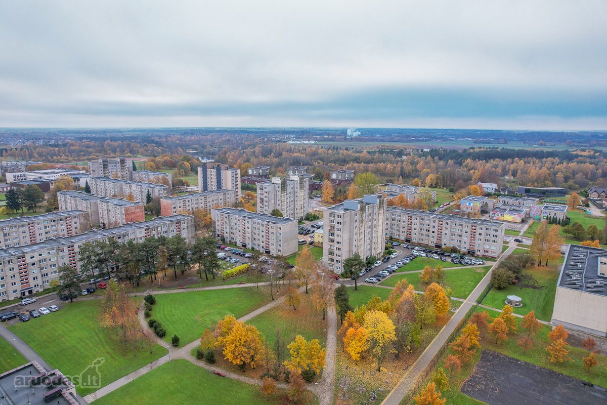 Parduodamas 4 kambarių butas Pavečių g.