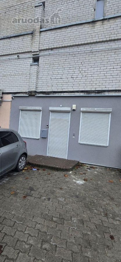 Patalpų nuomos kaina: 1000 € + PVM (Kaina yra