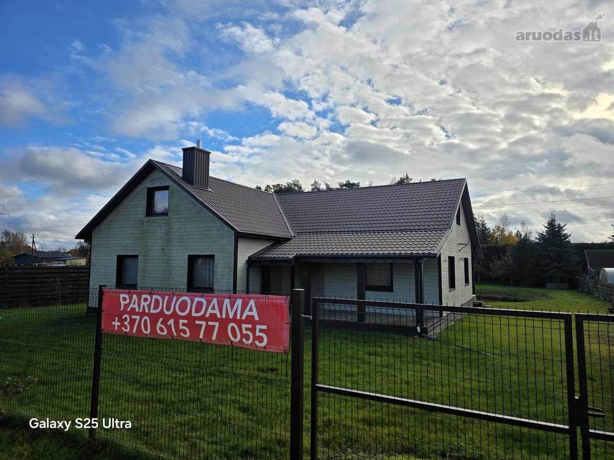Parduodamas erdvus, vieno aukšto mūrinis