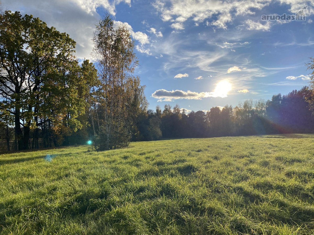 Parduodami du nuostabaus grožio sklypai prie