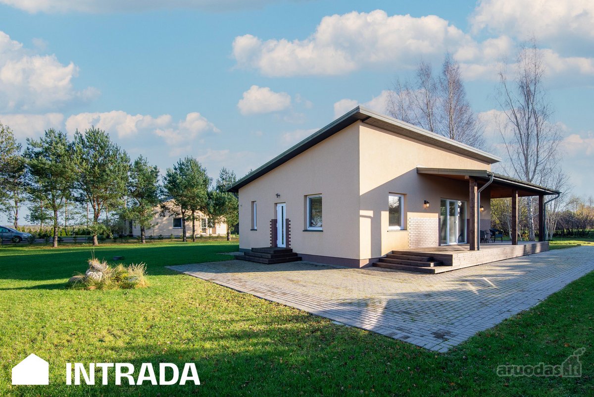 Parduodamas Jaukus Namas Su Dideliu Sklypu