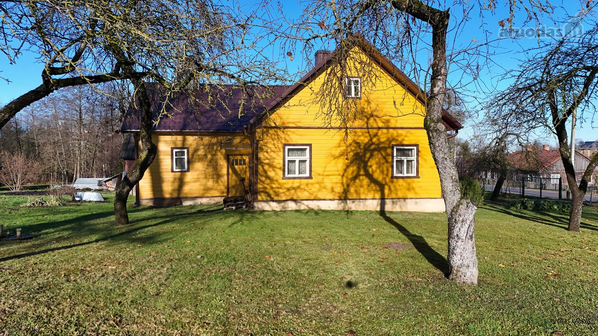 Parduodama sodyba su 25 arų sklypu –
