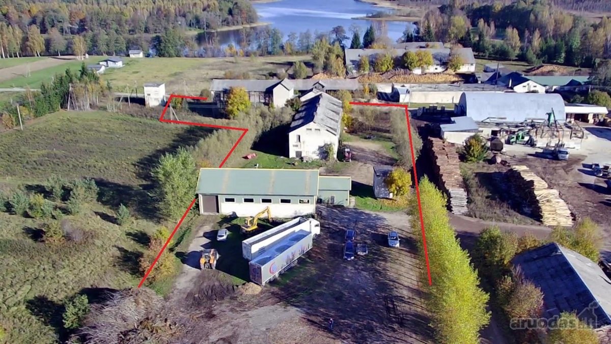 Parduodami Trys Pastatai Su Iš Valstybės