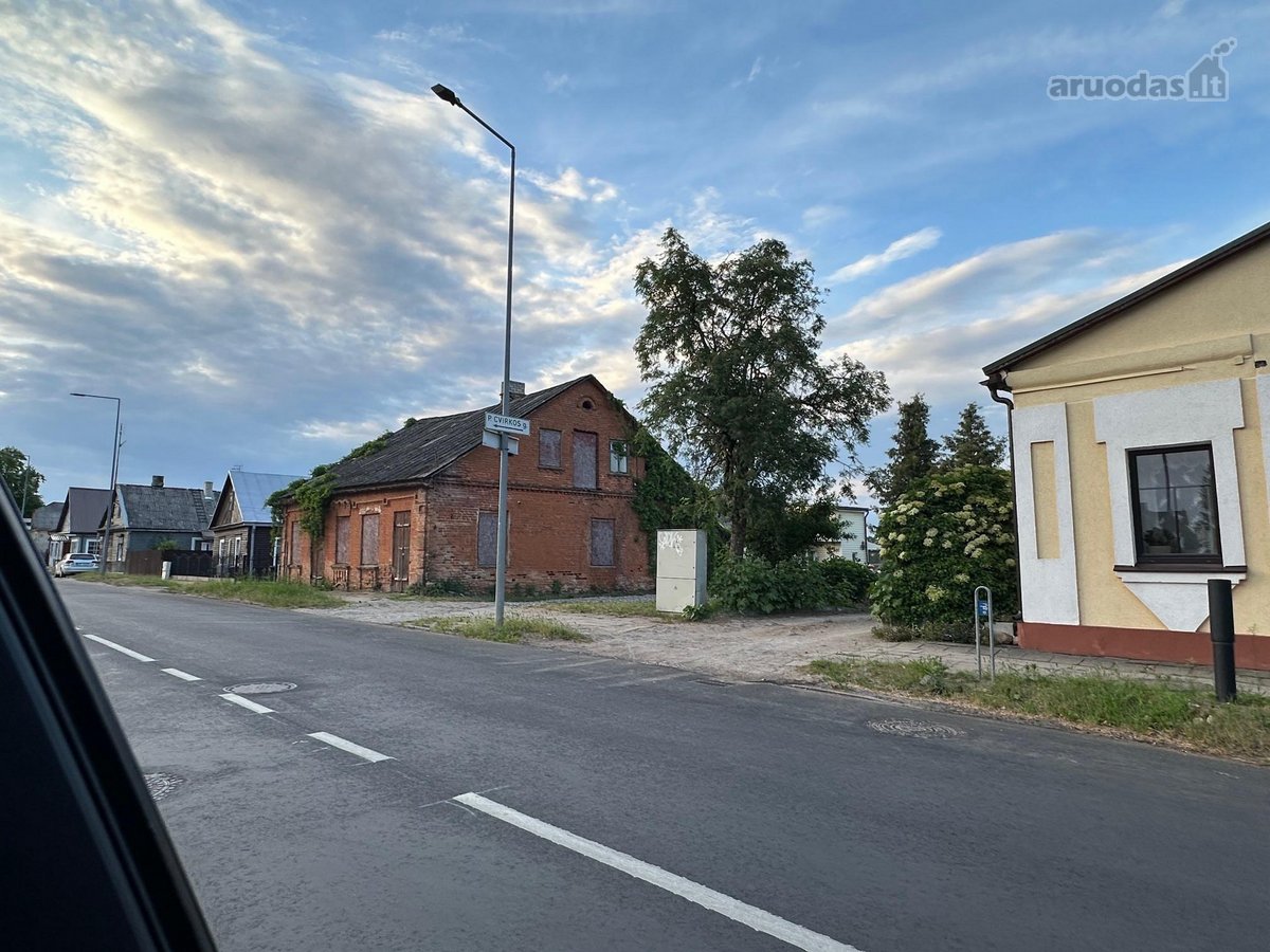 Parduodamas namas su žemės sklypu Ukmergėje,