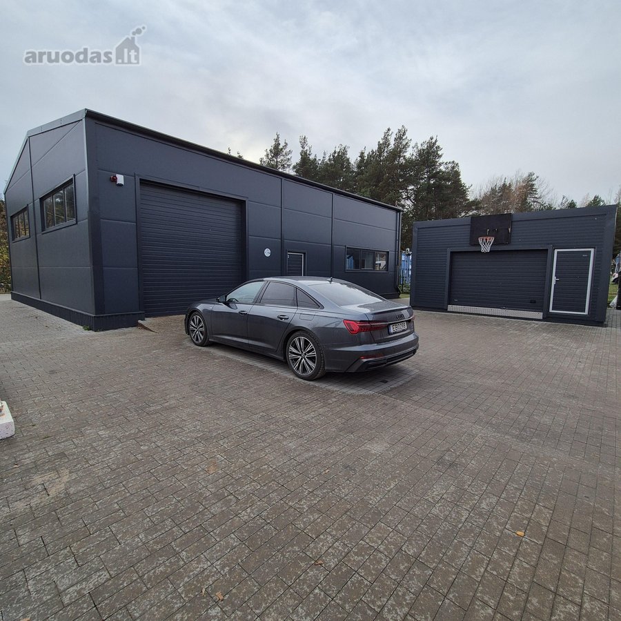 Patalpos yra vieno aukšto 180m2 ir antras