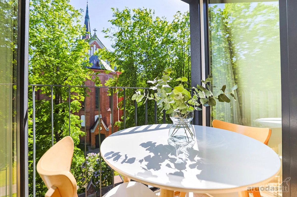 Šviesus, jaukus ir ramus dviejų kambarių