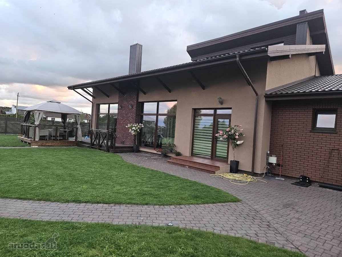 Galinis, 25 arų sklypas akligatvyje, šalia
