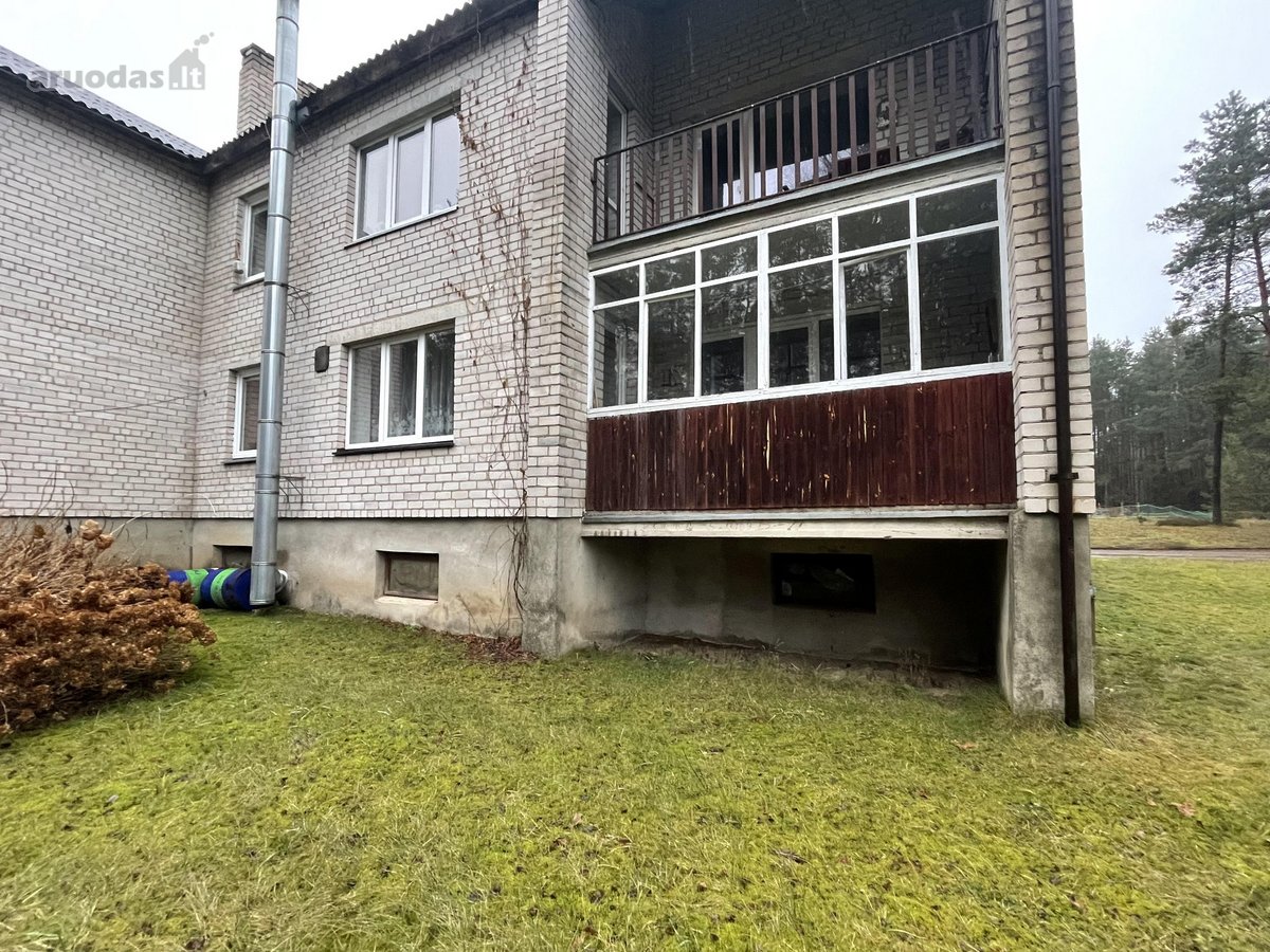 Parduodamas 4 kambarių butas Švenčionėlių