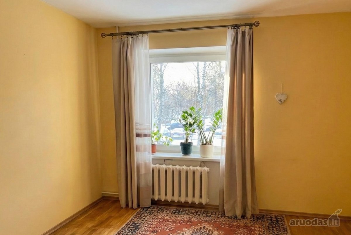 Parduodamas 2 kambarių butas Šeškinėje,
