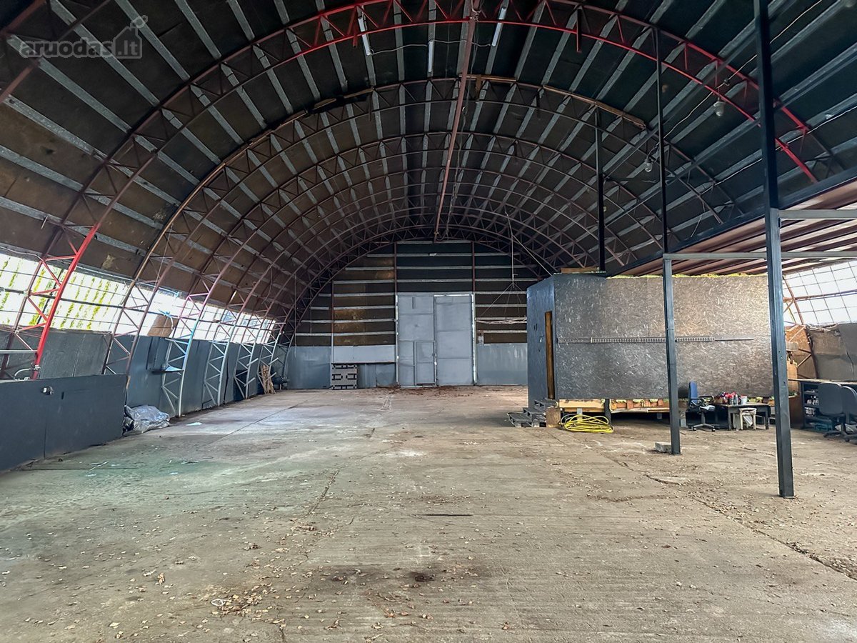 Nuomojamas angaras 451 m² – puikioje vietoje