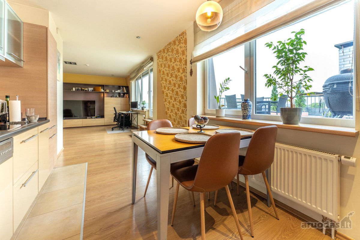 Parduodamas 2 kambarių 64 kv.m. butas Užupyje