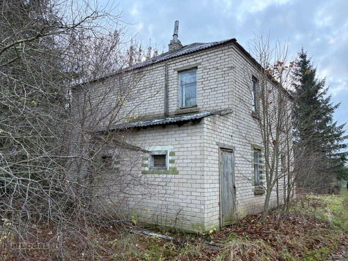 2 kambarių butas su dalimi pagalbinio ūkio - nuotraukos Nr. 2