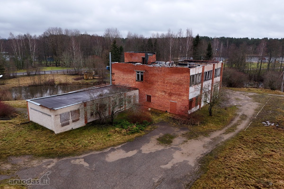 Parduodama 940 kv. m ploto pastatų teritorija - nuotraukos Nr. 5
