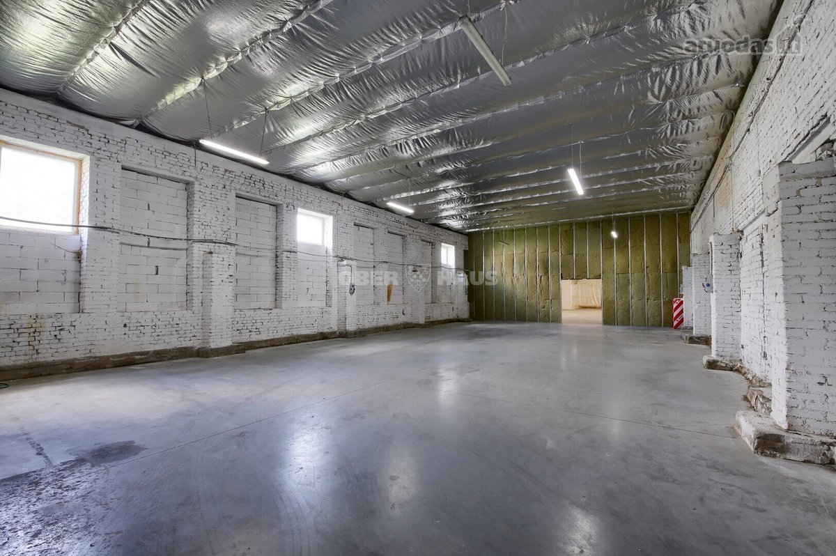 Išnuomojamos 595 m² gamybinės / sandėliavimo