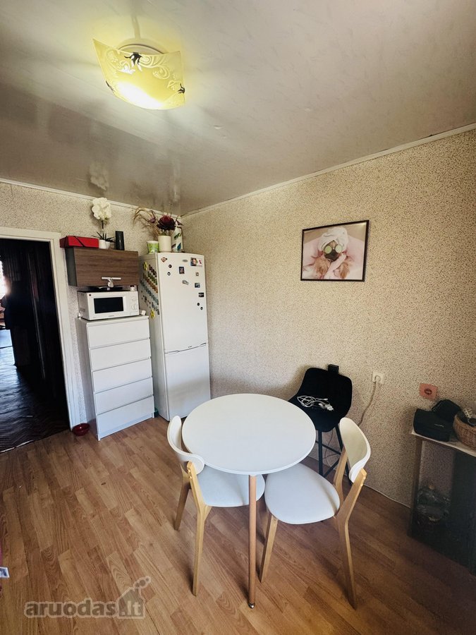 Parduodamas vidinis trijų kambarių butas