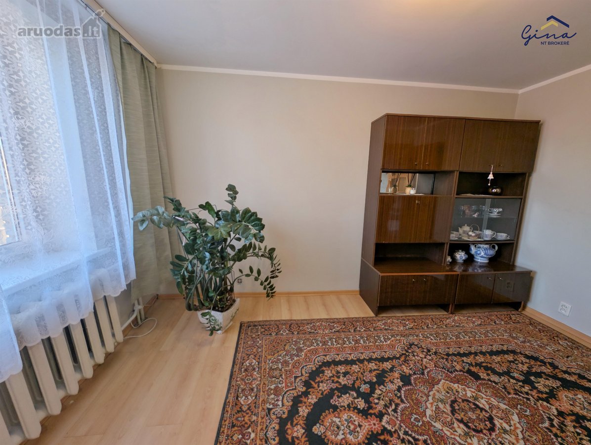 Parduodamas erdvus, šviesus 4 kambarių butas - nuotraukos Nr. 8