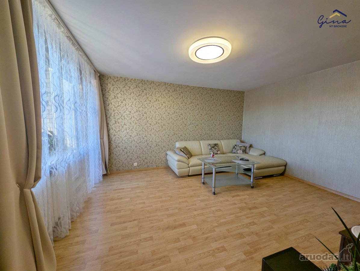 Parduodamas erdvus, šviesus 4 kambarių butas - nuotraukos Nr. 2