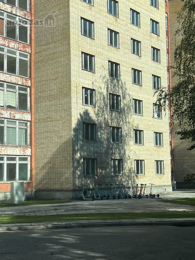 Parduodamas erdvus 90 kv. m butas Visagine,
