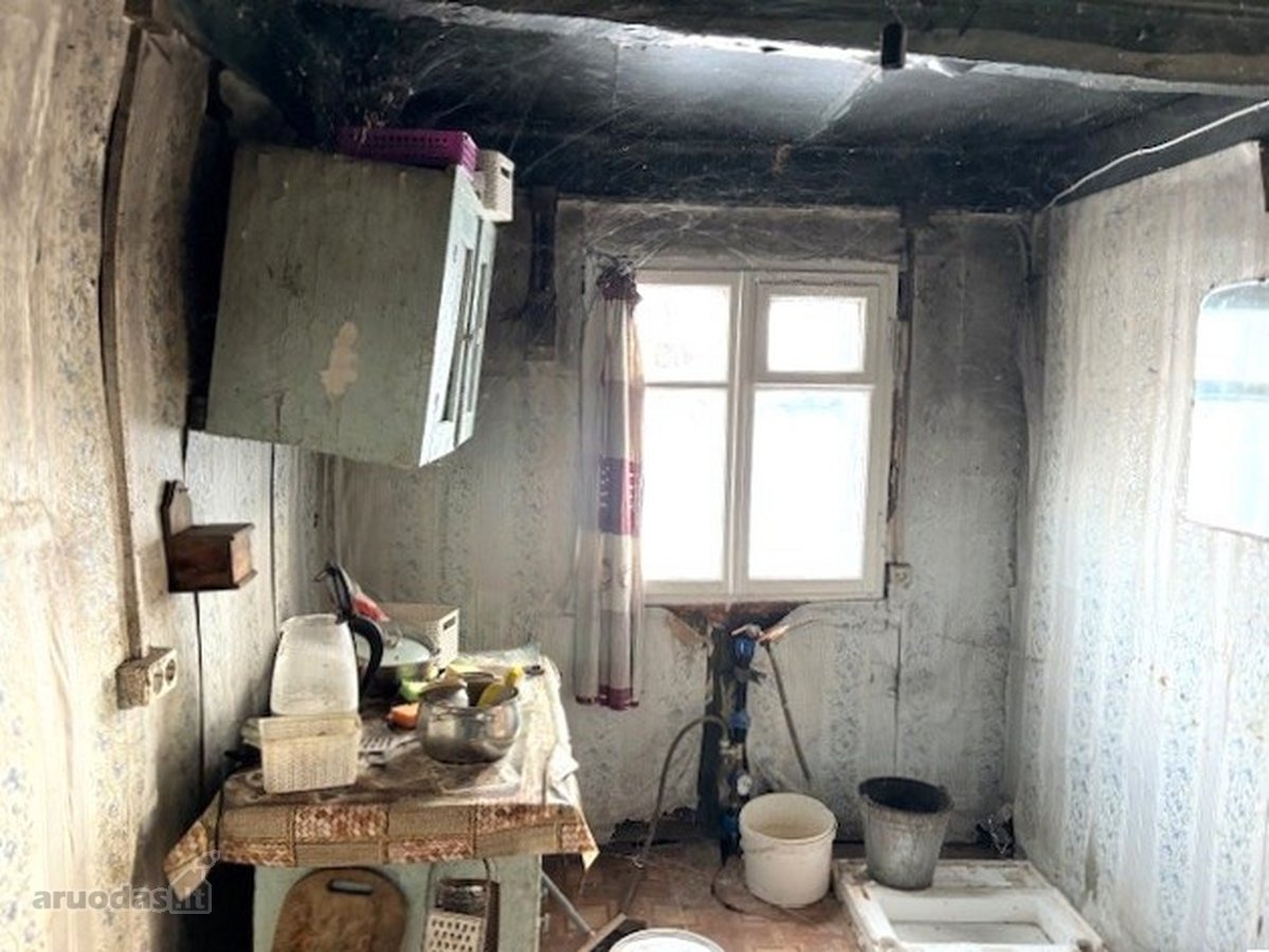 Gyvenamasis namas su žemės sklypu ir - nuotraukos Nr. 7