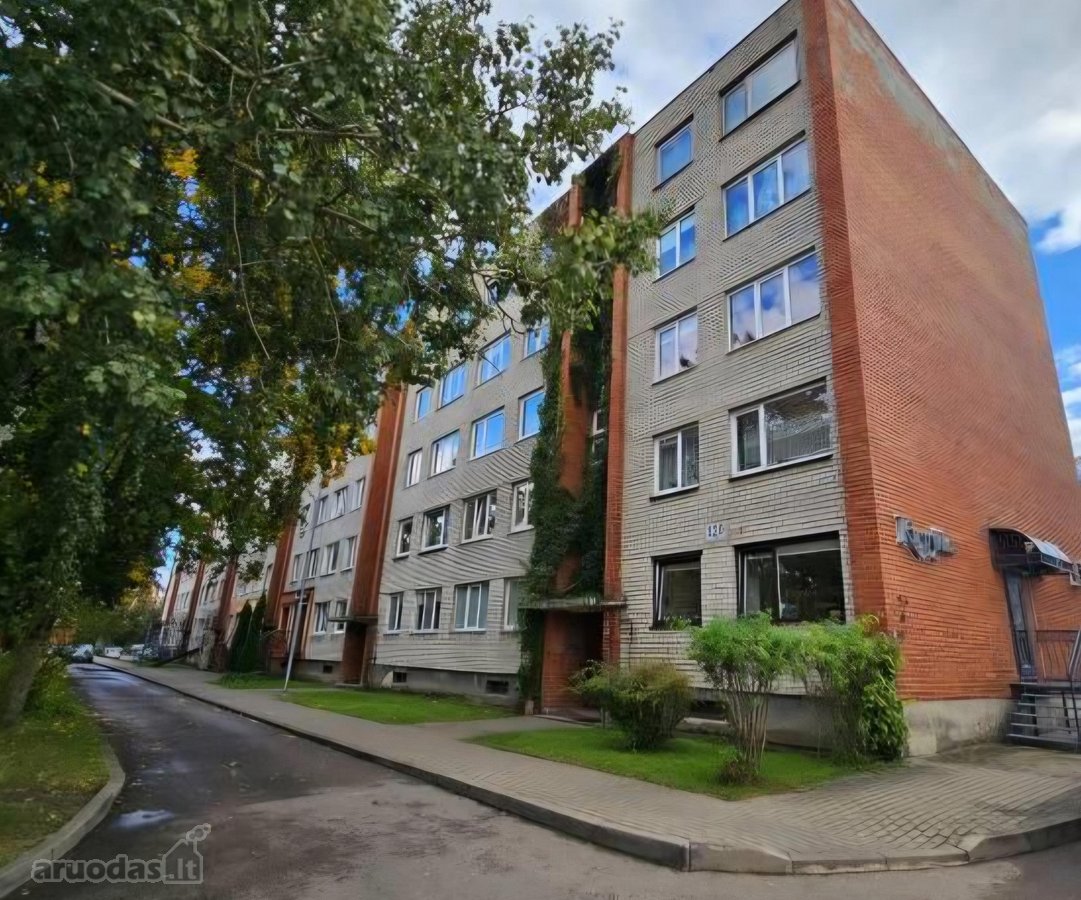 Erdvus 3 K. Butas Su Sandėliuku Patogioje