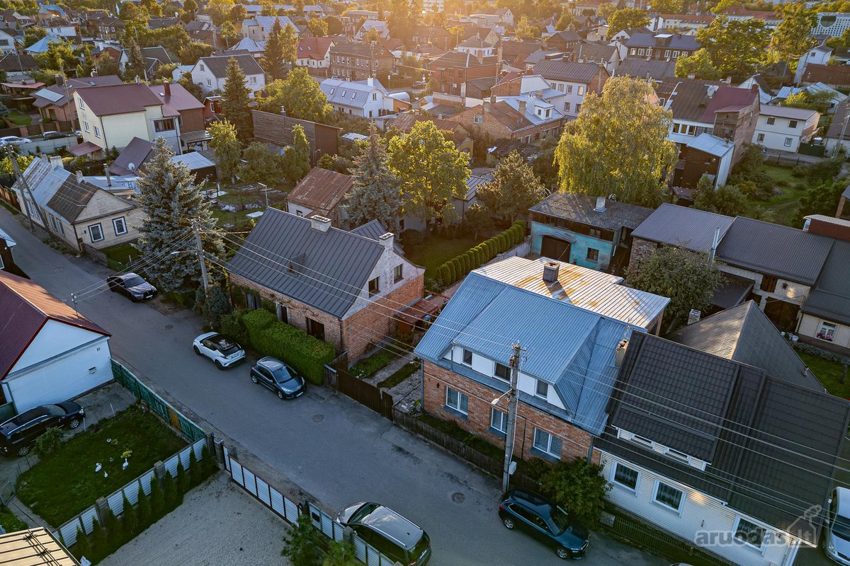 Parduodama erdvi namo dalis su nuosavu kiemu - nuotraukos Nr. 12