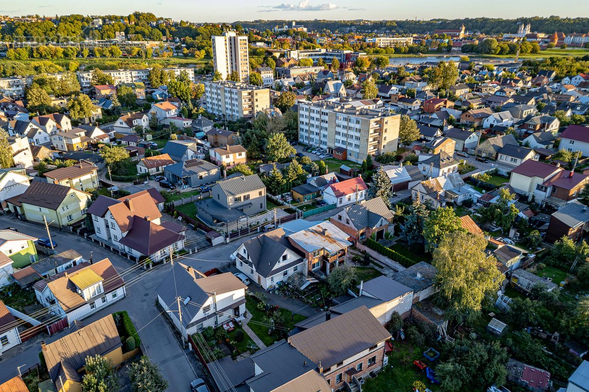 Parduodama erdvi namo dalis su nuosavu kiemu - nuotraukos Nr. 17