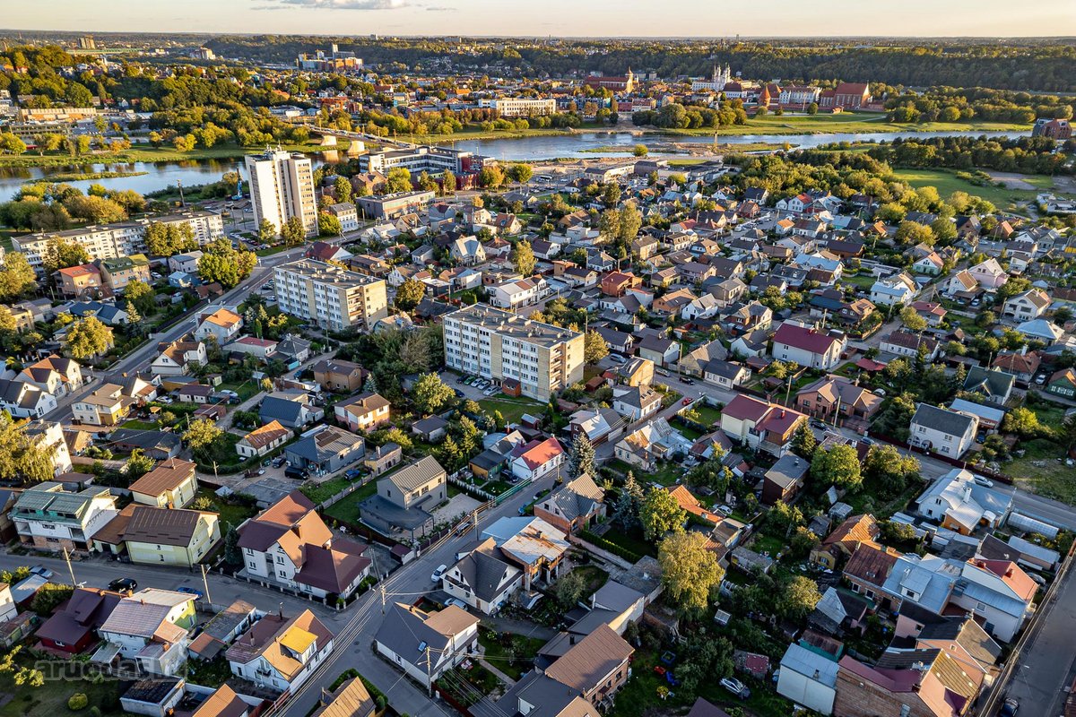 Parduodama erdvi namo dalis su nuosavu kiemu - nuotraukos Nr. 18