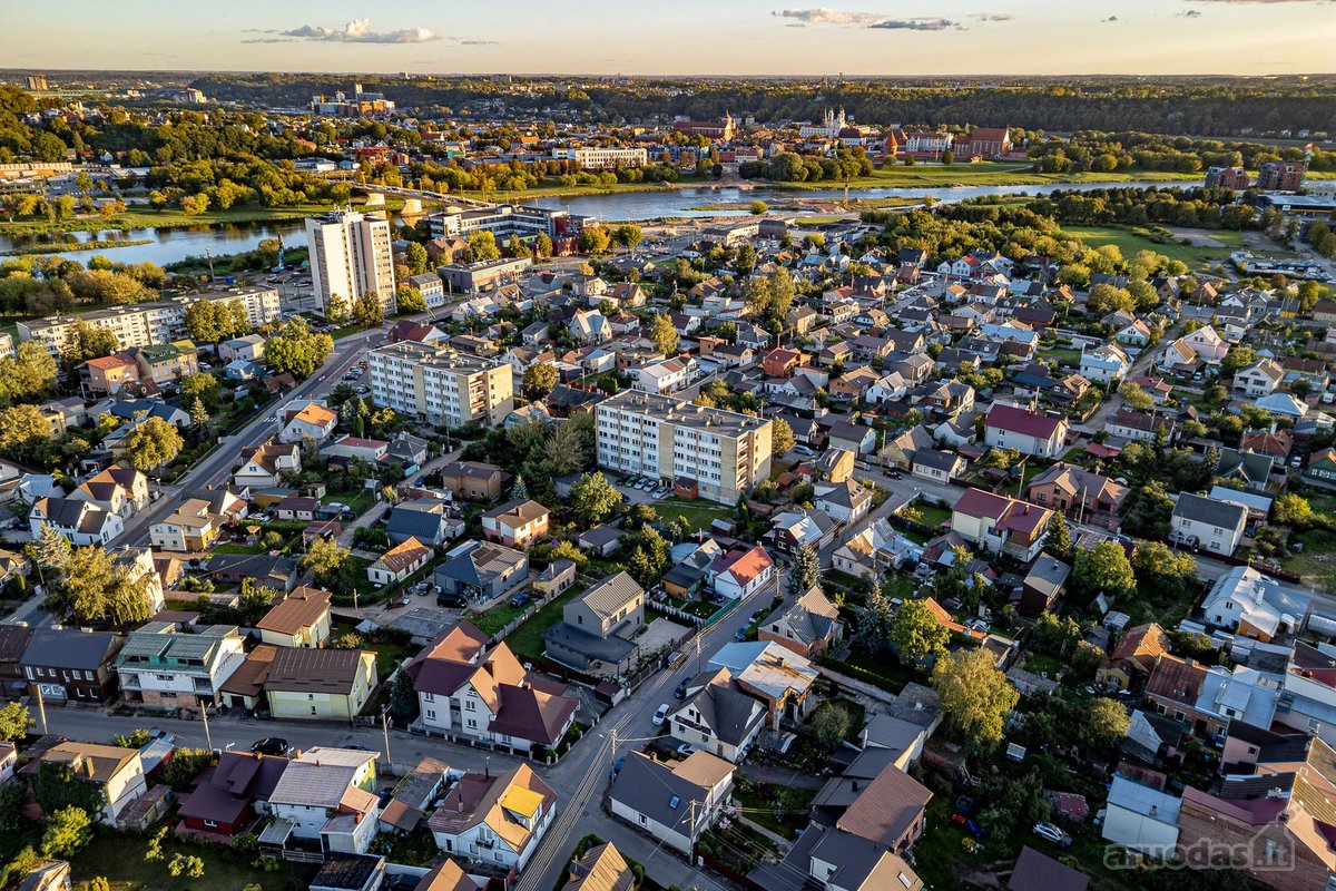 Parduodama erdvi namo dalis su nuosavu kiemu - nuotraukos Nr. 19