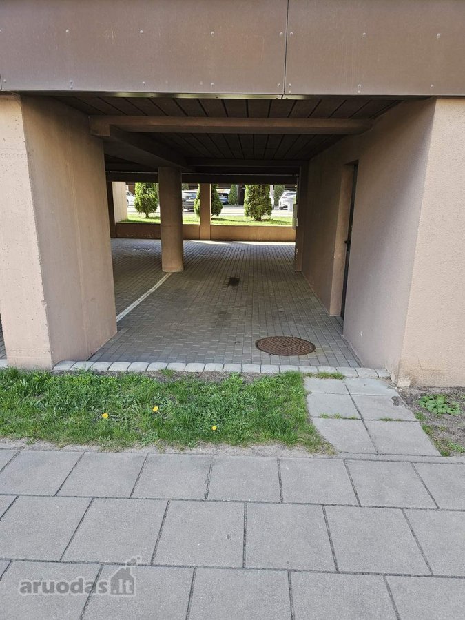 Išnuomojama vieta automobiliui po stogu I. - nuotraukos Nr. 2