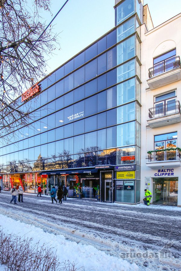 Laisvės AL. – 135 Kv.m Su Galimybe Įrengti 2