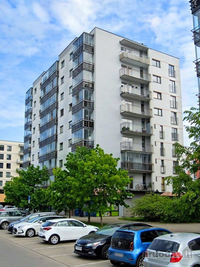 Kaina derinama, priklausomai nuo sąlygų.