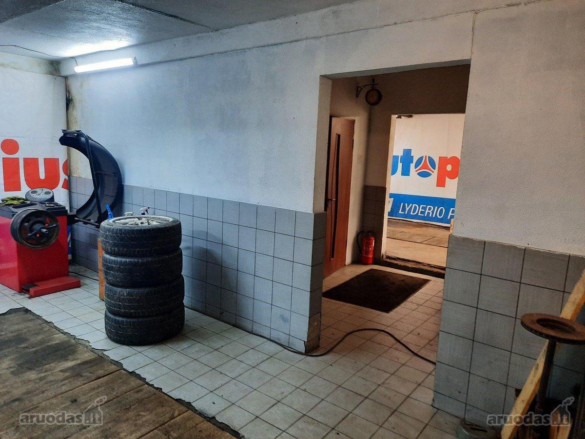 Viršuje 77m2 + 63m2 rusyje. Garaže yra - nuotraukos Nr. 9