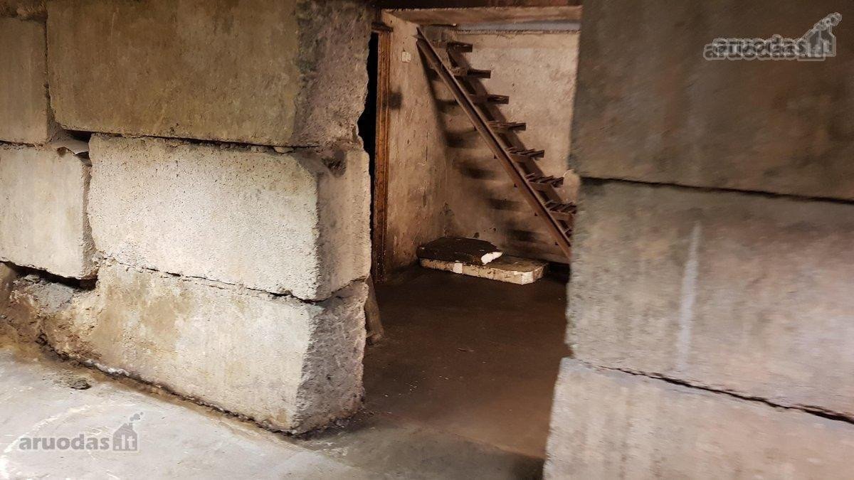 Viršuje 77m2 + 63m2 rusyje. Garaže yra - nuotraukos Nr. 13