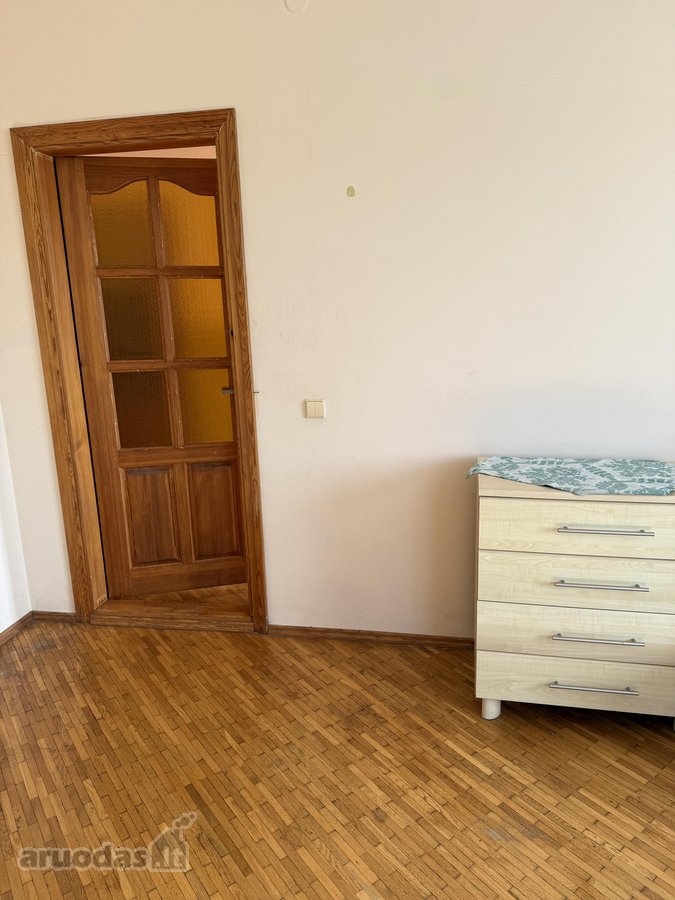 Nuo rugpjūčio 1 dienos išnuomojamas 20 m2 - nuotraukos Nr. 2