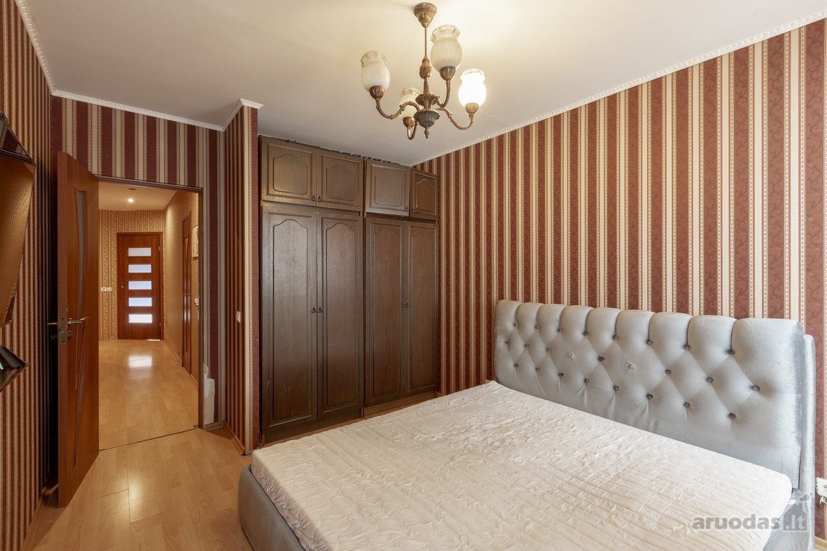 Parduodamas 2 kambarių butas,mažaaukštės