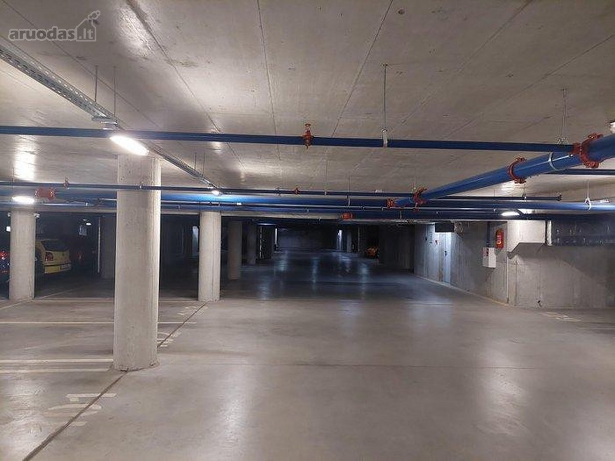 Erdvi parkavimo vieta požeminėje automobilių - nuotraukos Nr. 3