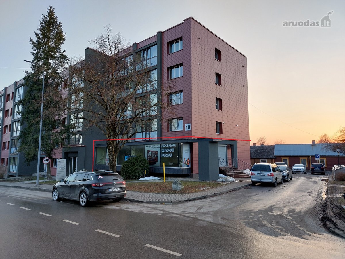 Parduodamos tvarkingos komercinės Patalpos,