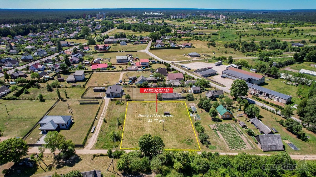 Parduodamas Erdvus 25.77 arų namų valdos