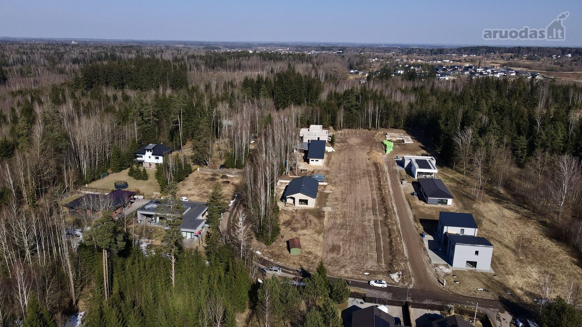 Parduodami trys namų valdos sklypai Vilniaus