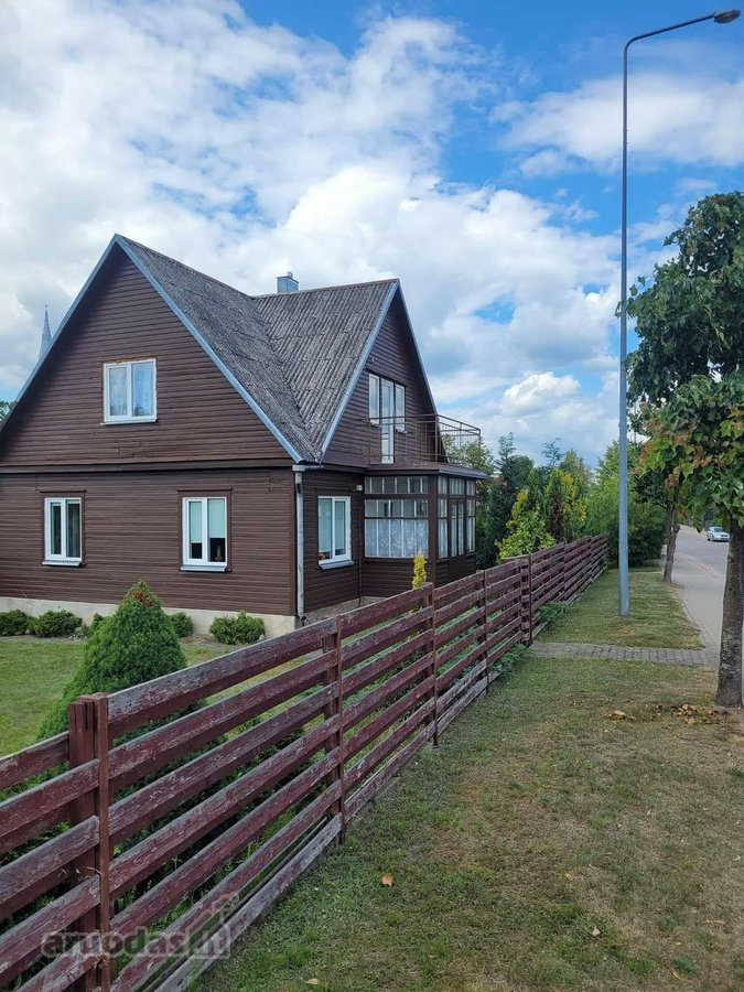 Parduodamas namas Anykščių centre, Taikos g.
