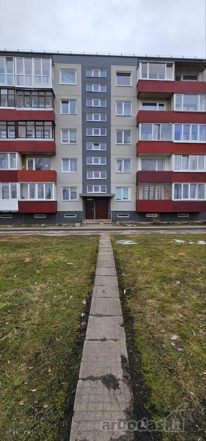 Parduodamas 2 kambarių butas strategiškai