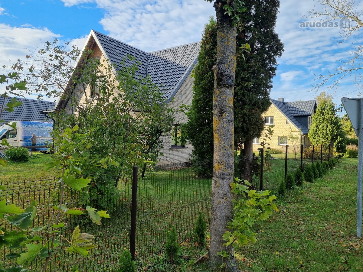 Dviejų aukštų namas su rūsiu, atskirai nuo - nuotraukos Nr. 2