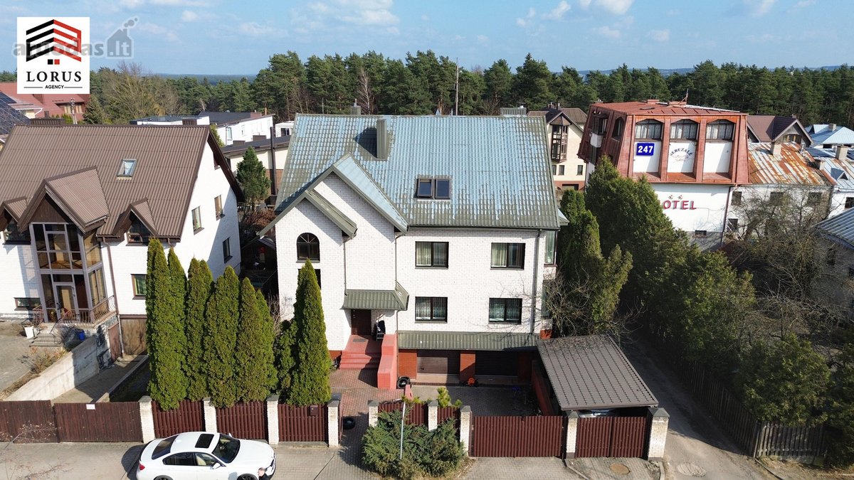 Parduodamas Išskirtinis 500.75 Kv. M; Namas –