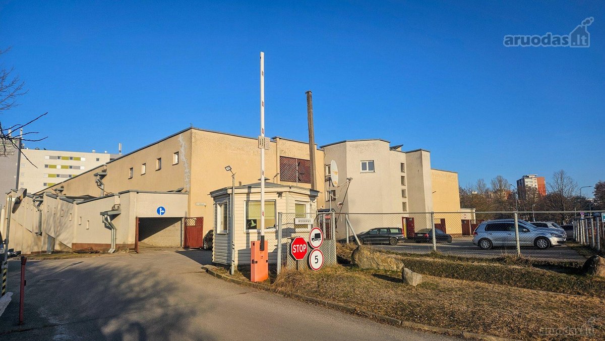 Nuomojamas garažas adresu Algimanto Petro