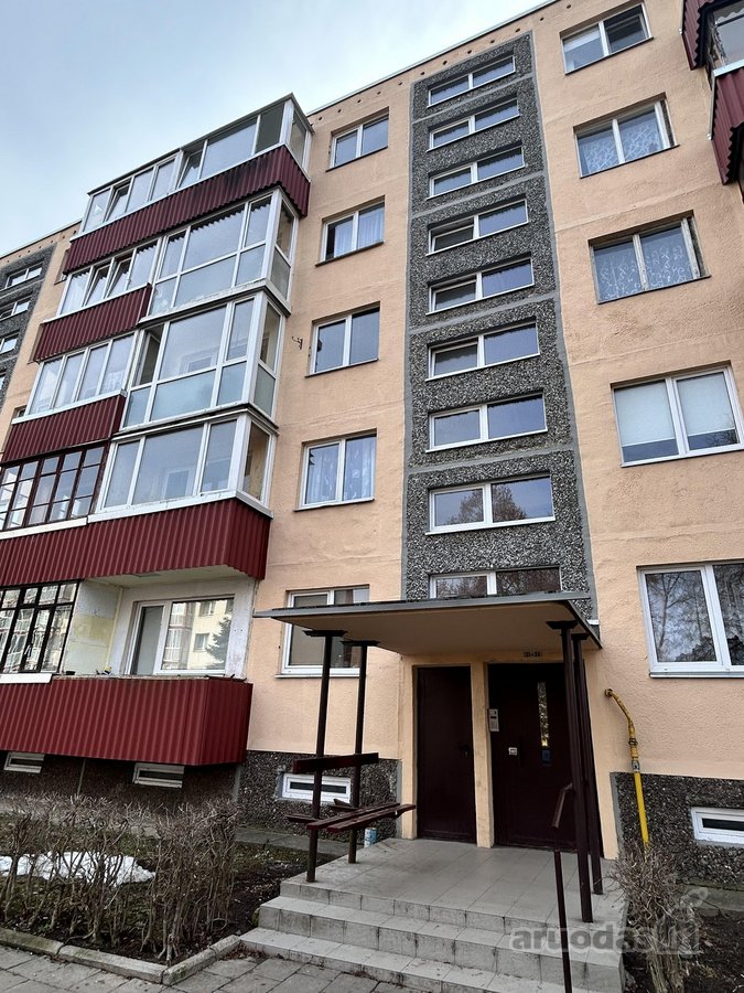Parduodamas tvarkingas, šviesus 3 kambarių